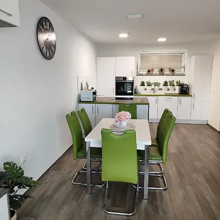 Family Apartment *